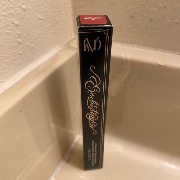 KVD Everlasting Hyperlight Liquid Lipstick Moonflower - Picture 1 of 2